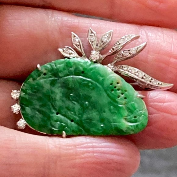 Vintage brooch & earrings in white gold, jade & diamonds - Picture 3 of 8